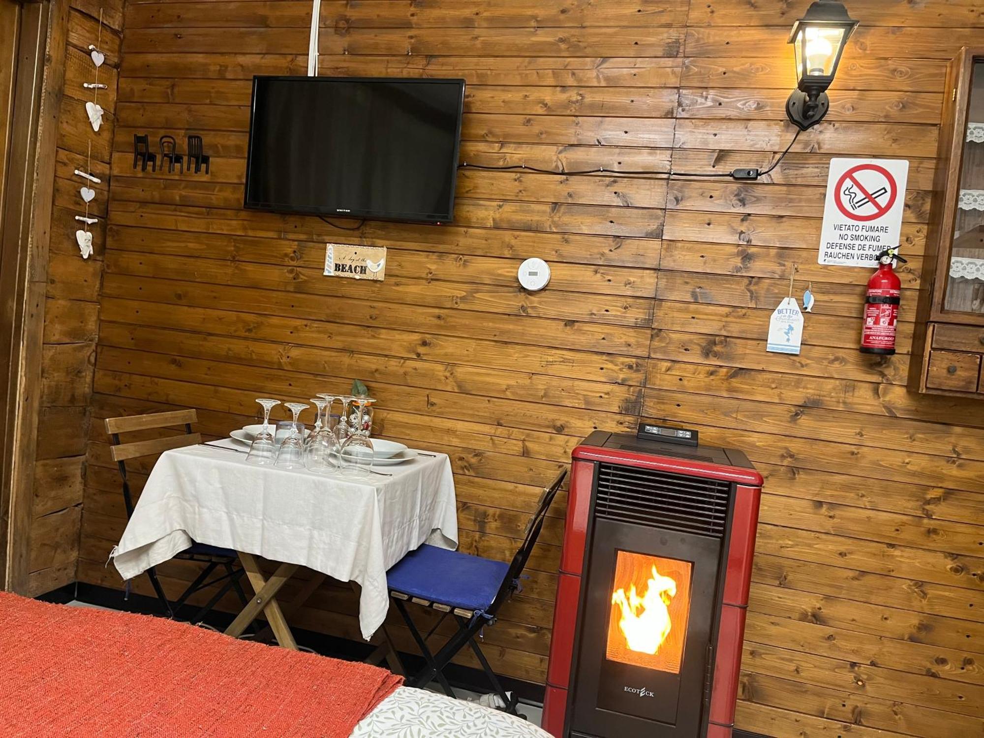 Lo Chalet Del Relax การ์รารา ภายนอก รูปภาพ